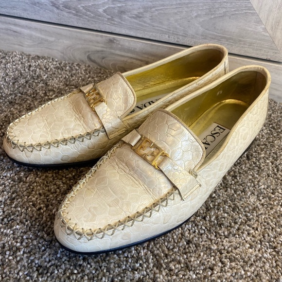 Escada Light Gold/Tan Croc Embossed Moccasin Flats Italy 5.5 - Picture 4 of 10